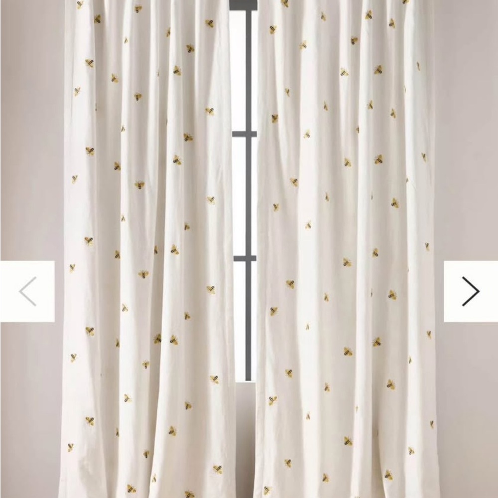 Anthropologie Icon Sun Curtain Panels – Embroidered Bee– 2 pannels 100x45